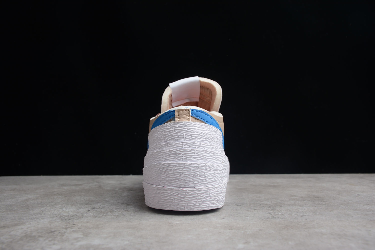 Nike Blazer Low sacai KAWS Reed DM7901-100