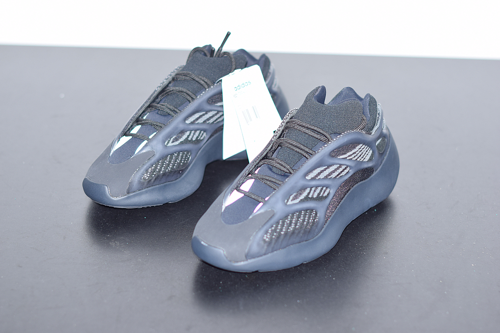 adidas Yeezy 700 V3 Alvah H67799