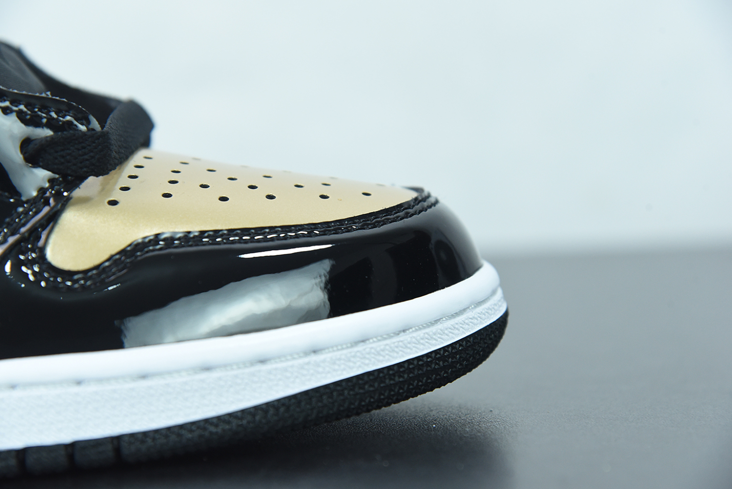 Jordan 1 Retro High NRG Patent Gold Toe 861428-007
