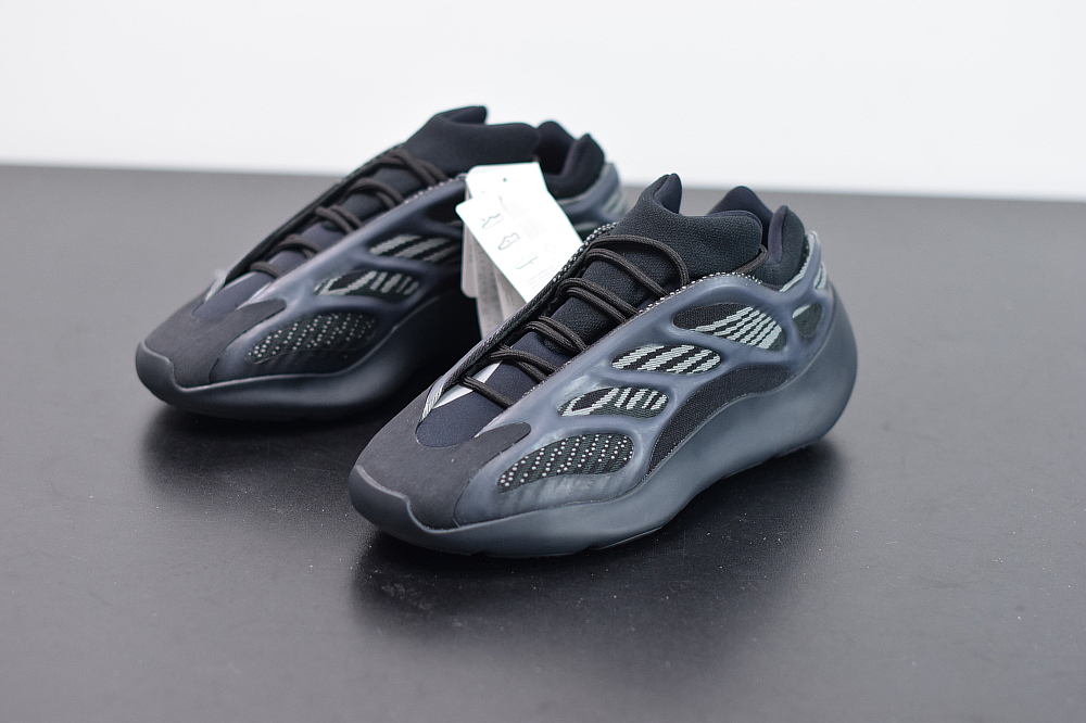 adidas Yeezy 700 V3 Alvah H67799