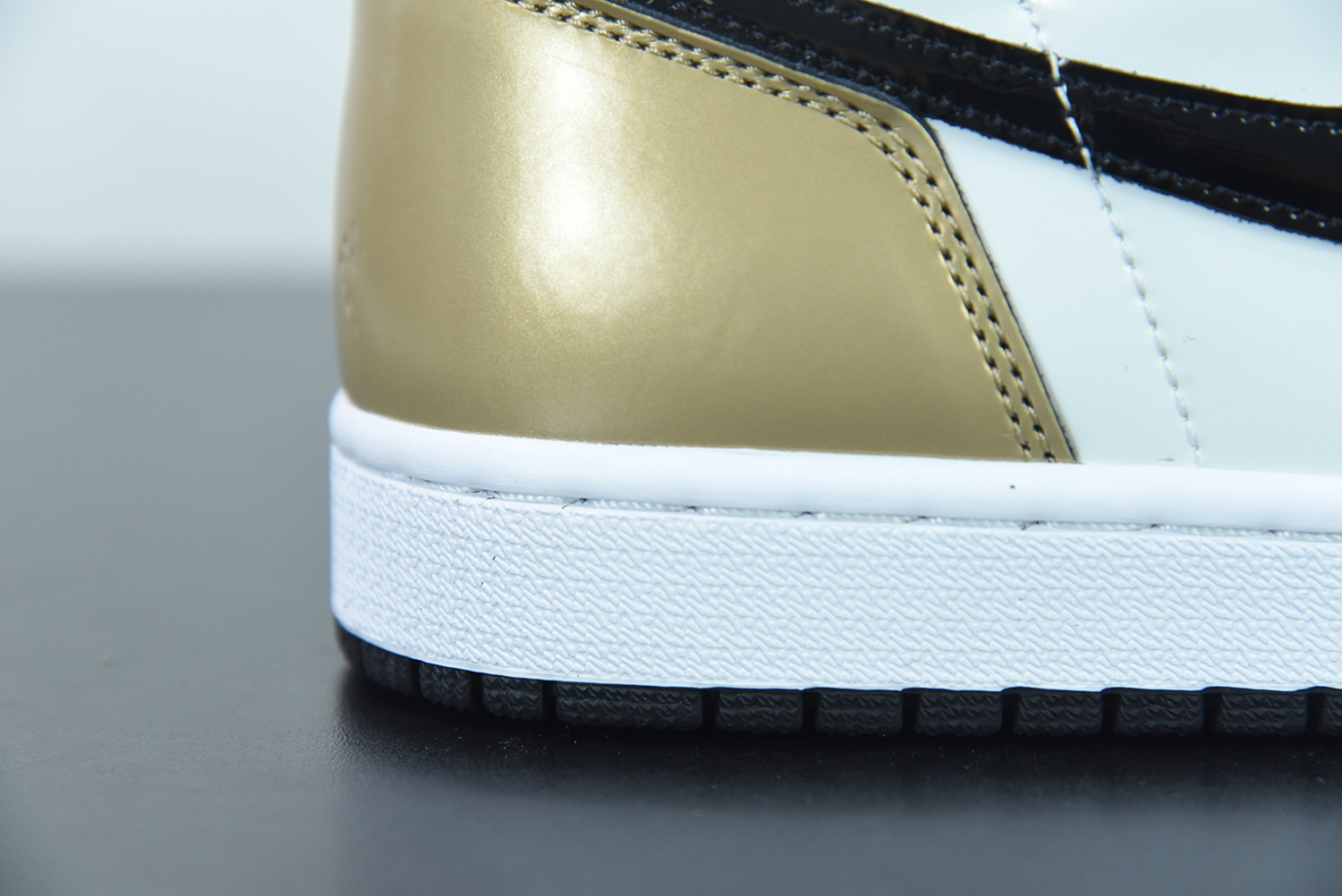 Jordan 1 Retro High NRG Patent Gold Toe 861428-007
