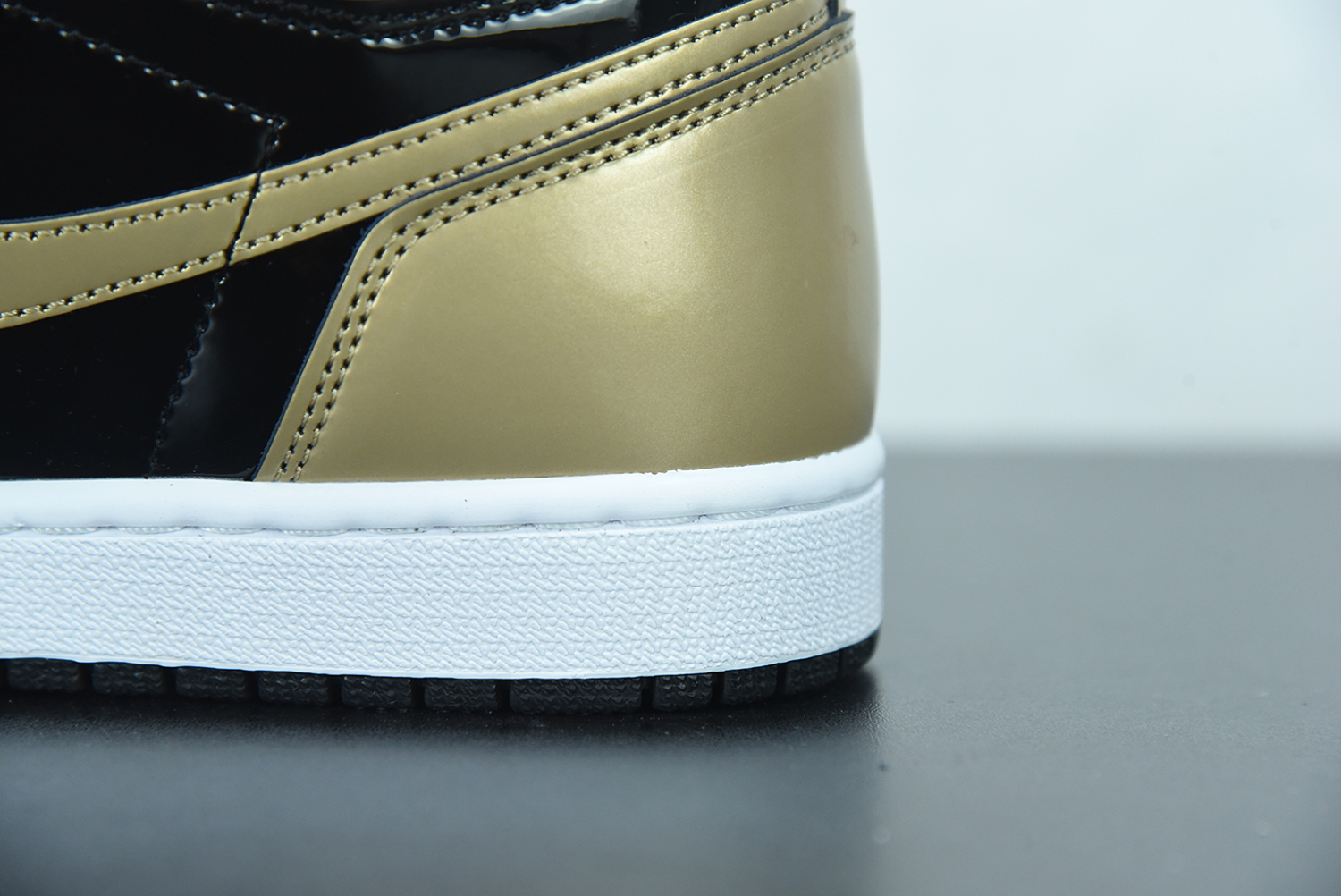 Jordan 1 Retro High NRG Patent Gold Toe 861428-007