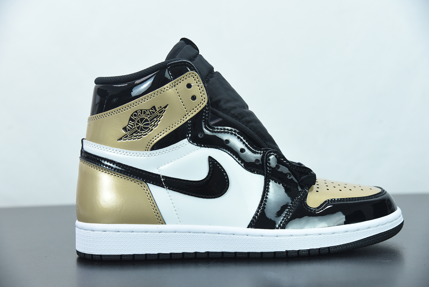 Jordan 1 Retro High NRG Patent Gold Toe 861428-007