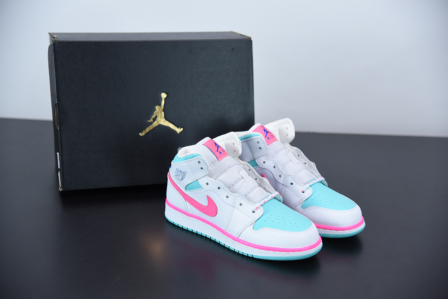 Jordan 1 Mid White Pink Green Soar (GS) 555112-102