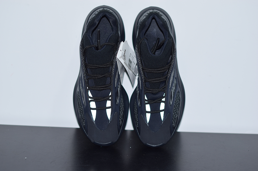 adidas Yeezy 700 V3 Alvah H67799