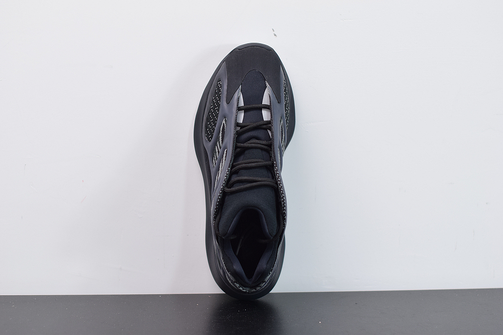 adidas Yeezy 700 V3 Alvah H67799