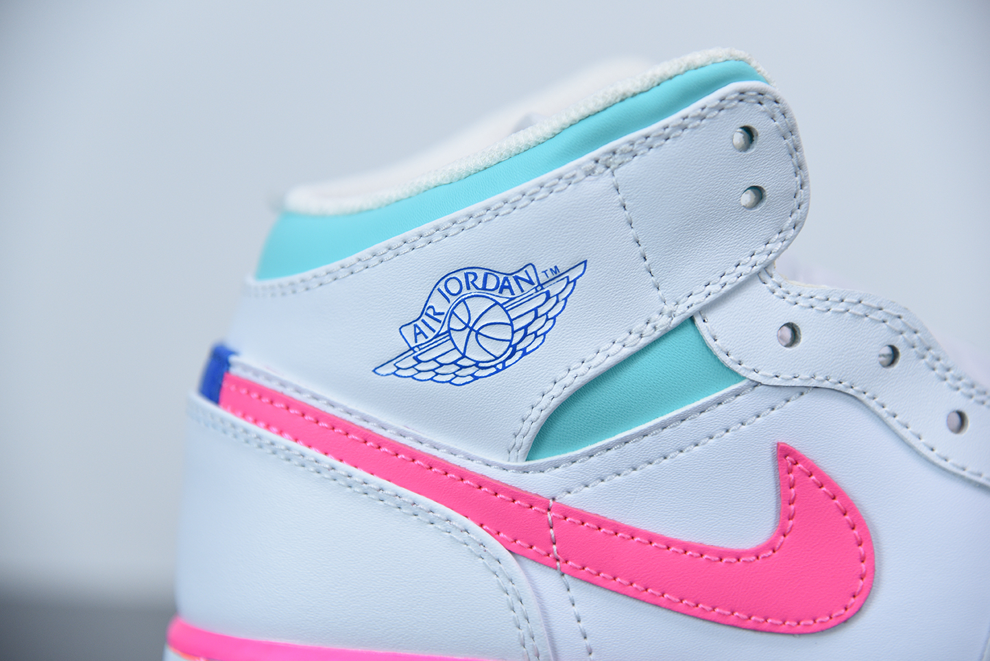 Jordan 1 Mid White Pink Green Soar (GS) 555112-102