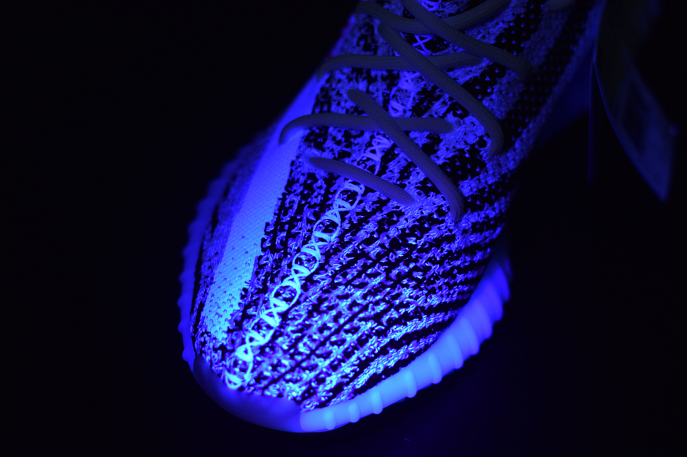 adidas Yeezy Boost 350 V2 Zebra CP9654