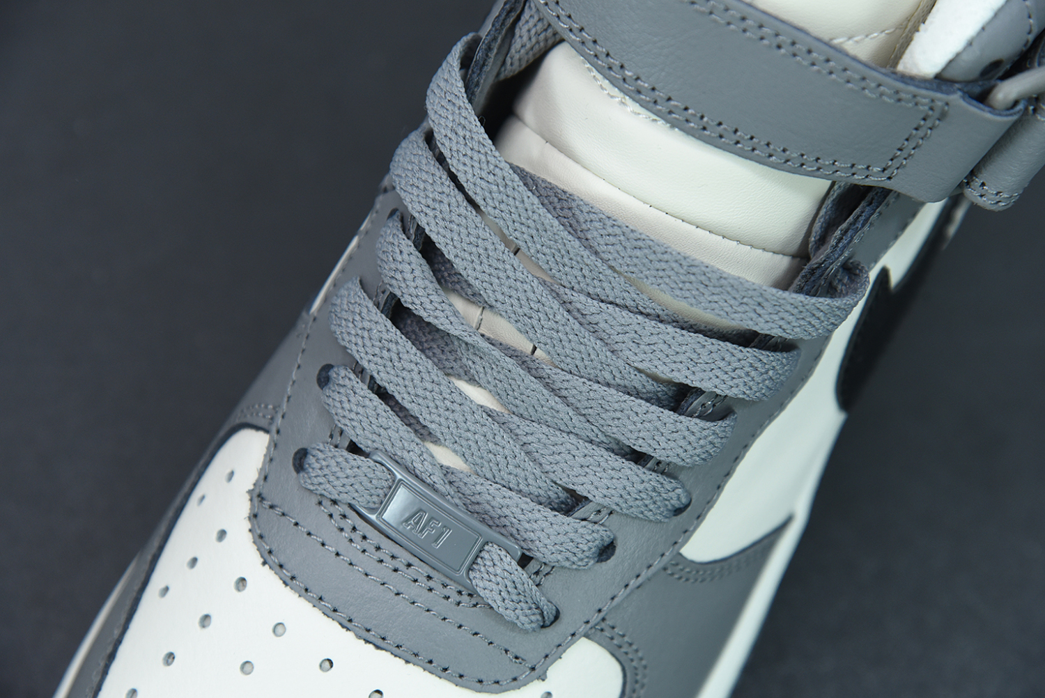 Nike Air Force 1 High