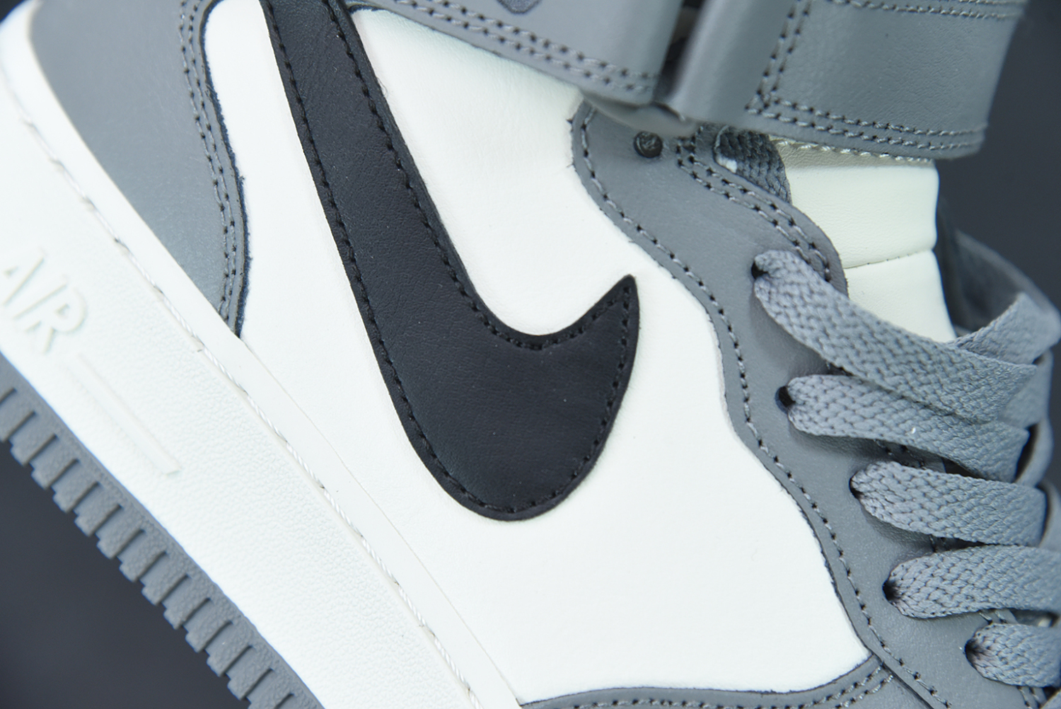 Nike Air Force 1 High