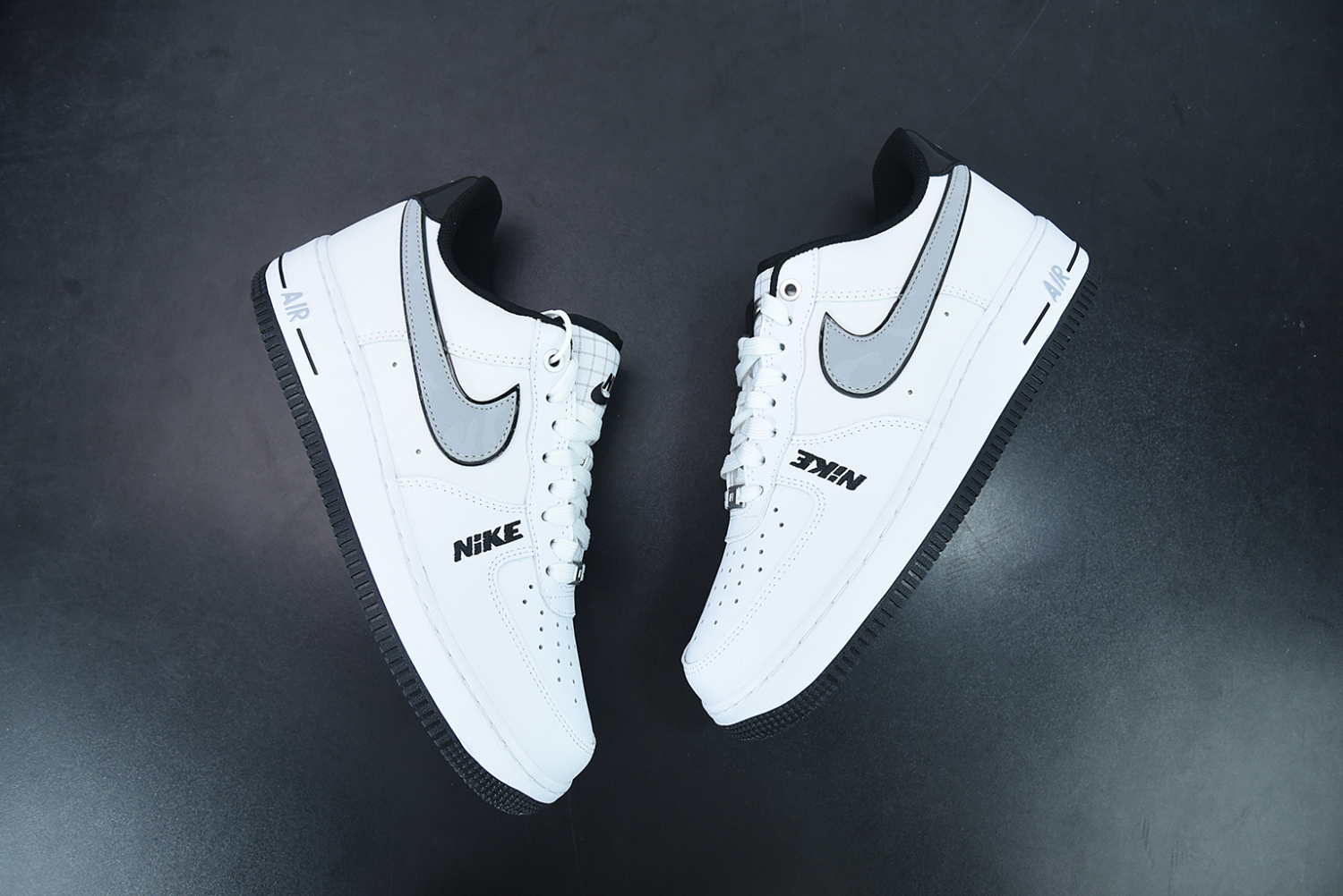 Nike Air Force 1 Low 