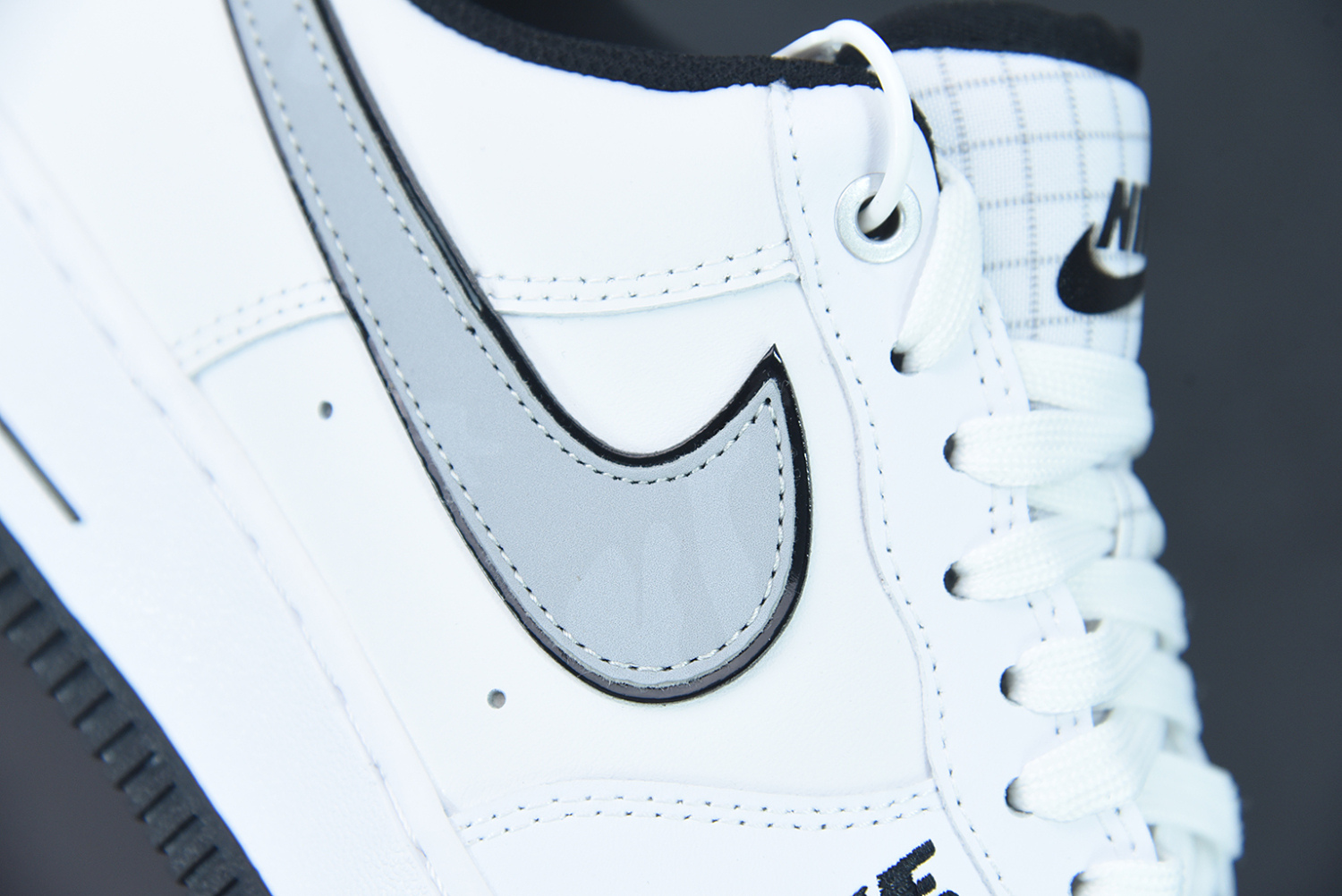 Nike Air Force 1 Low 