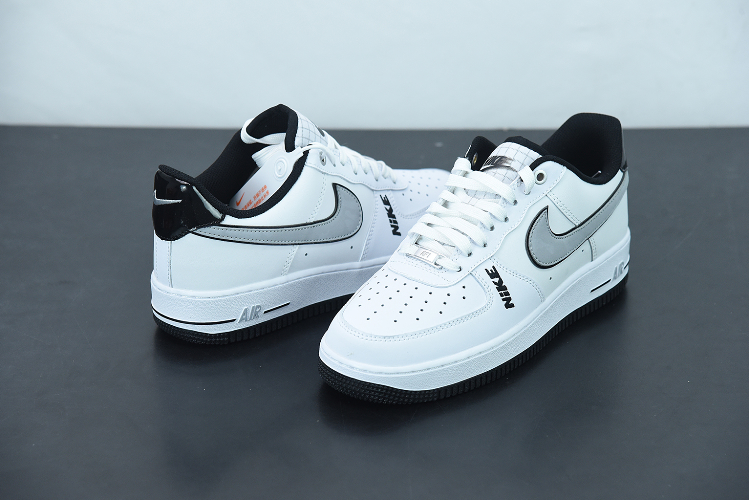Nike Air Force 1 Low 