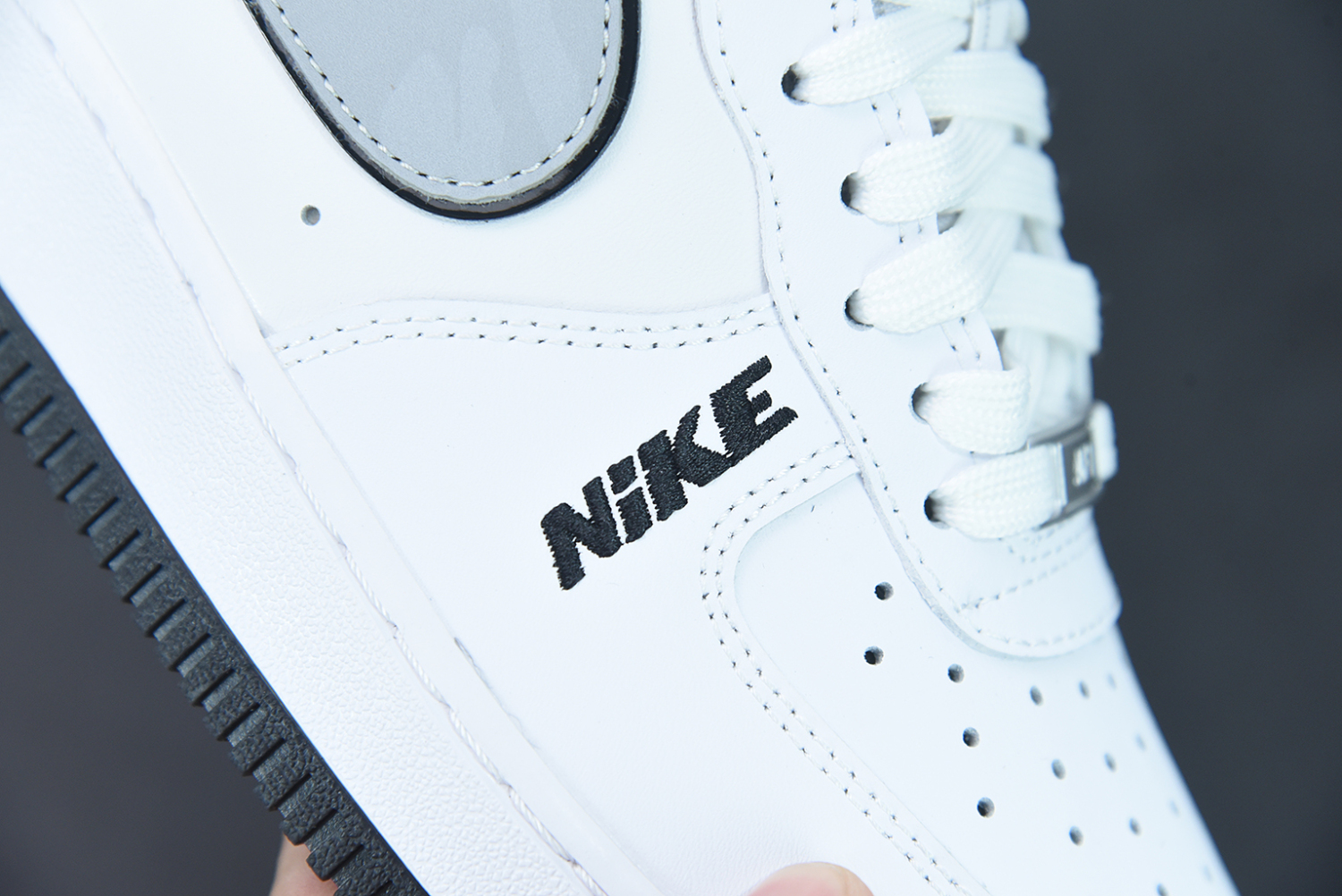 Nike Air Force 1 Low 