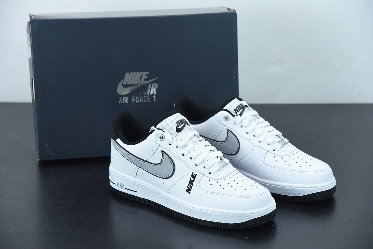 Nike Air Force 1 Low 