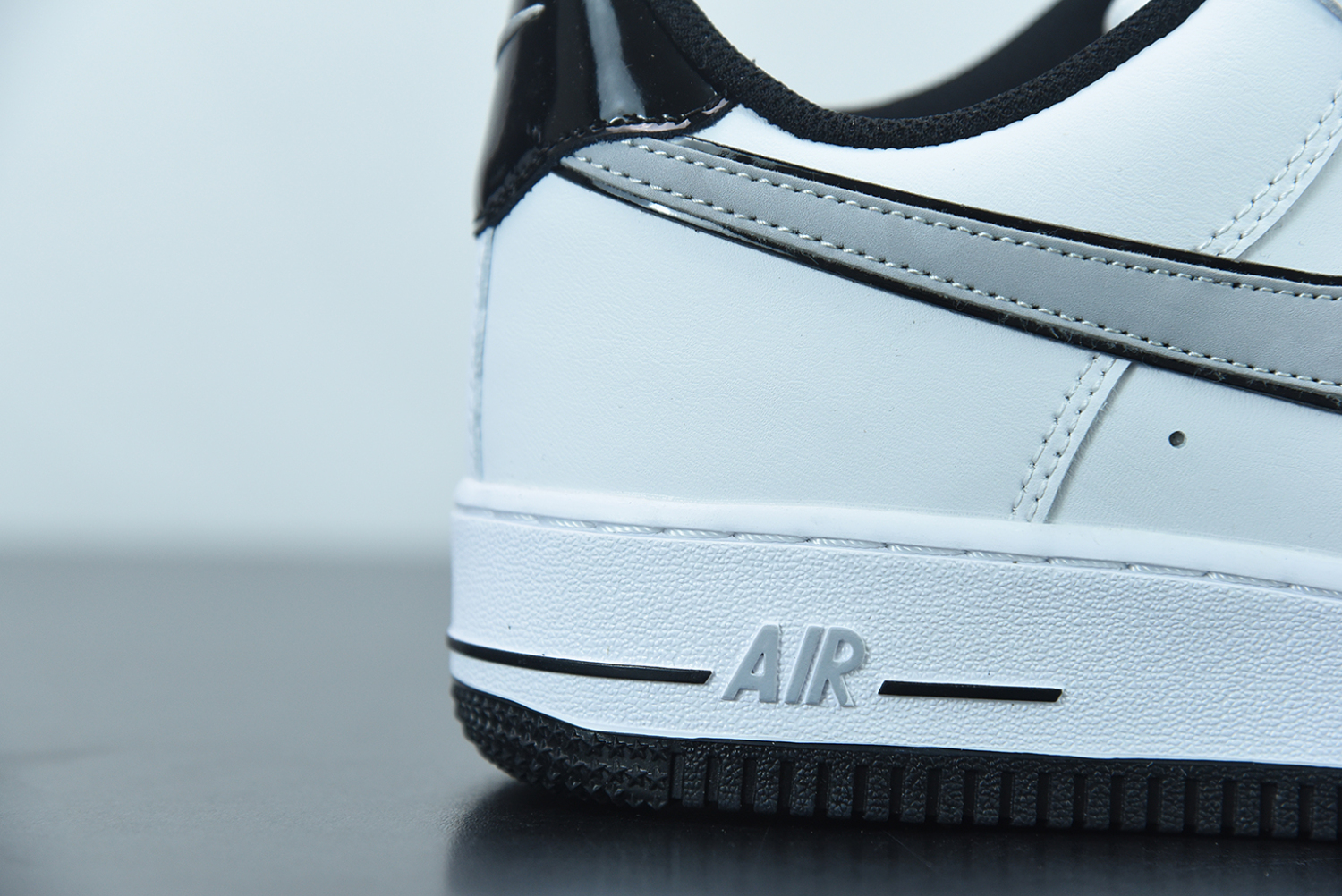 Nike Air Force 1 Low 