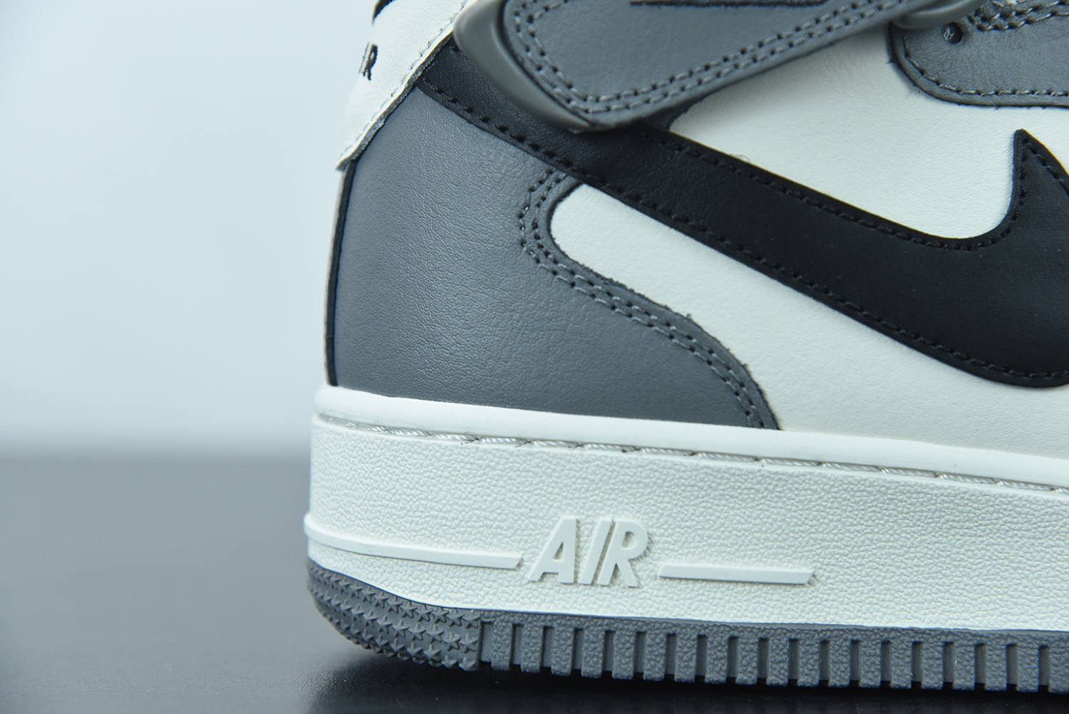 Nike Air Force 1 High