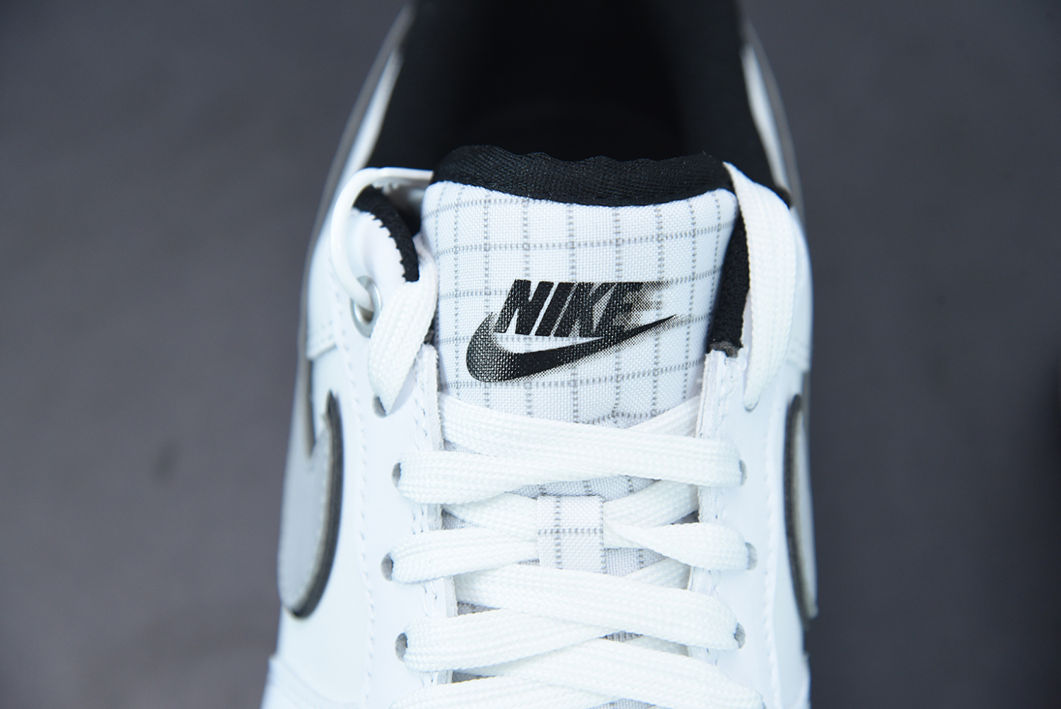 Nike Air Force 1 Low 