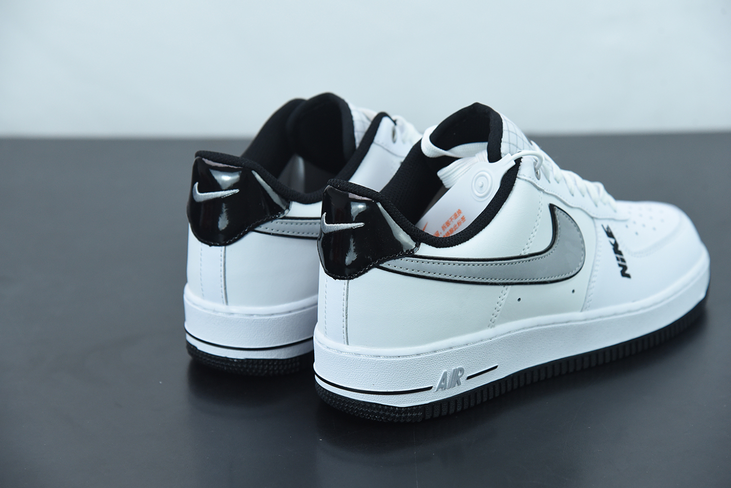 Nike Air Force 1 Low 