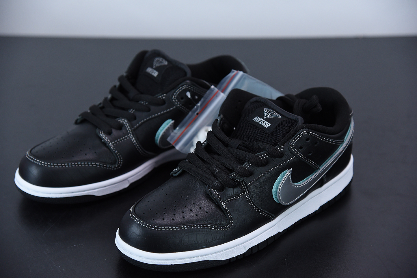 Nike SB Dunk Low Diamond Supply Co Black Diamond BV1310-001