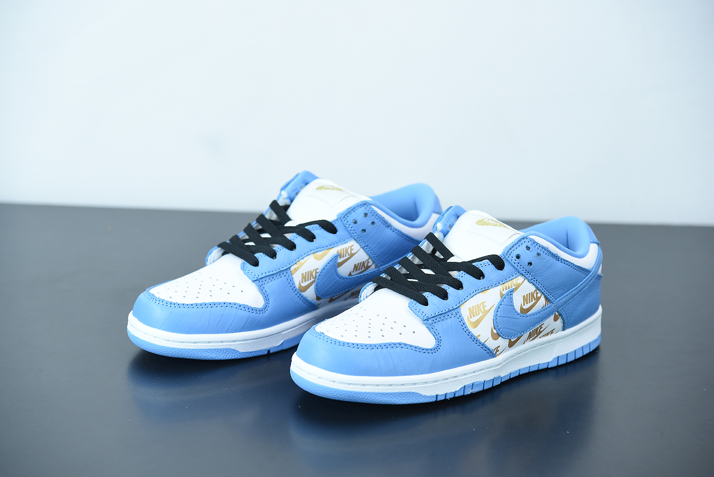 Supreme x Nike SB Dunk Low Stars Royal Blue White Black DH3228-141