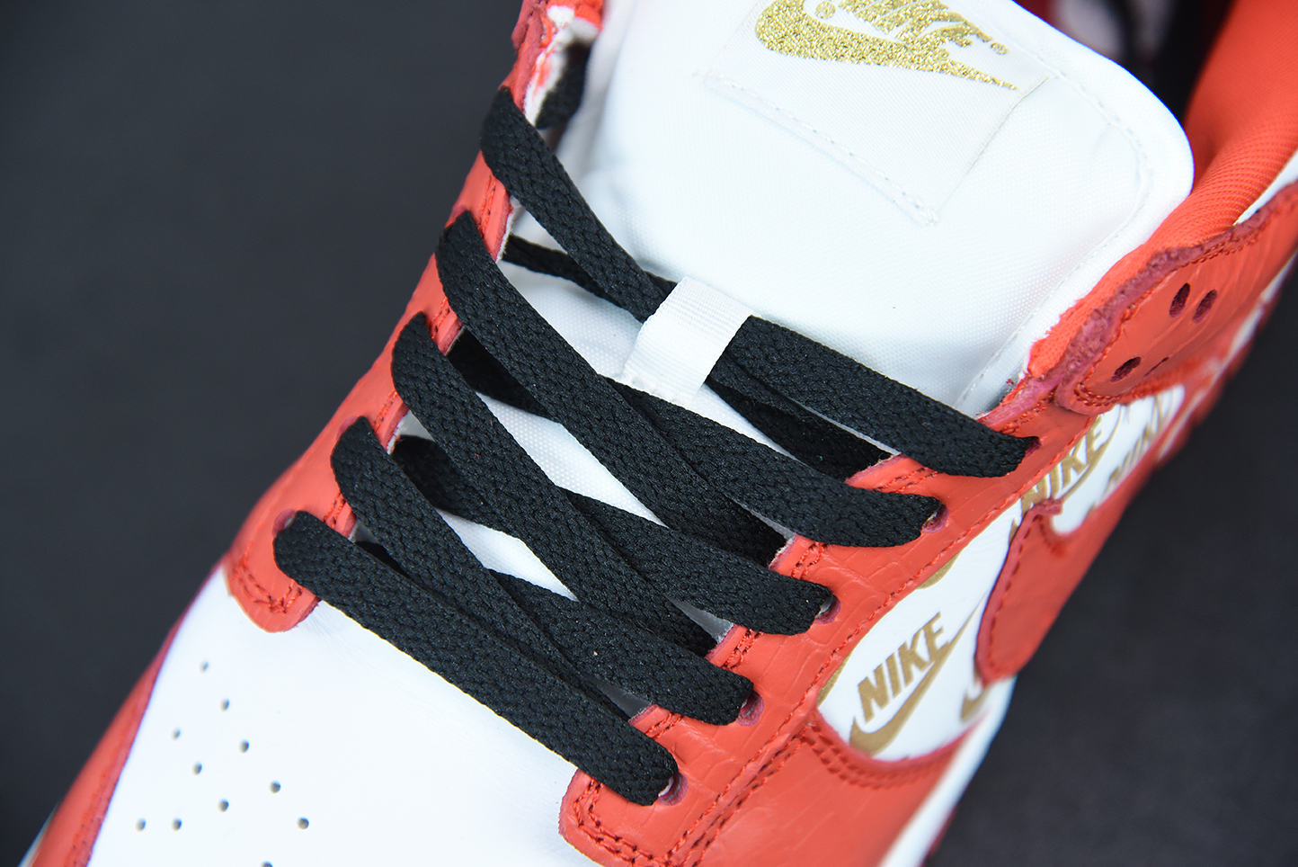 Supreme x Nike SB Dunk Low White Black Orange DH3228-161