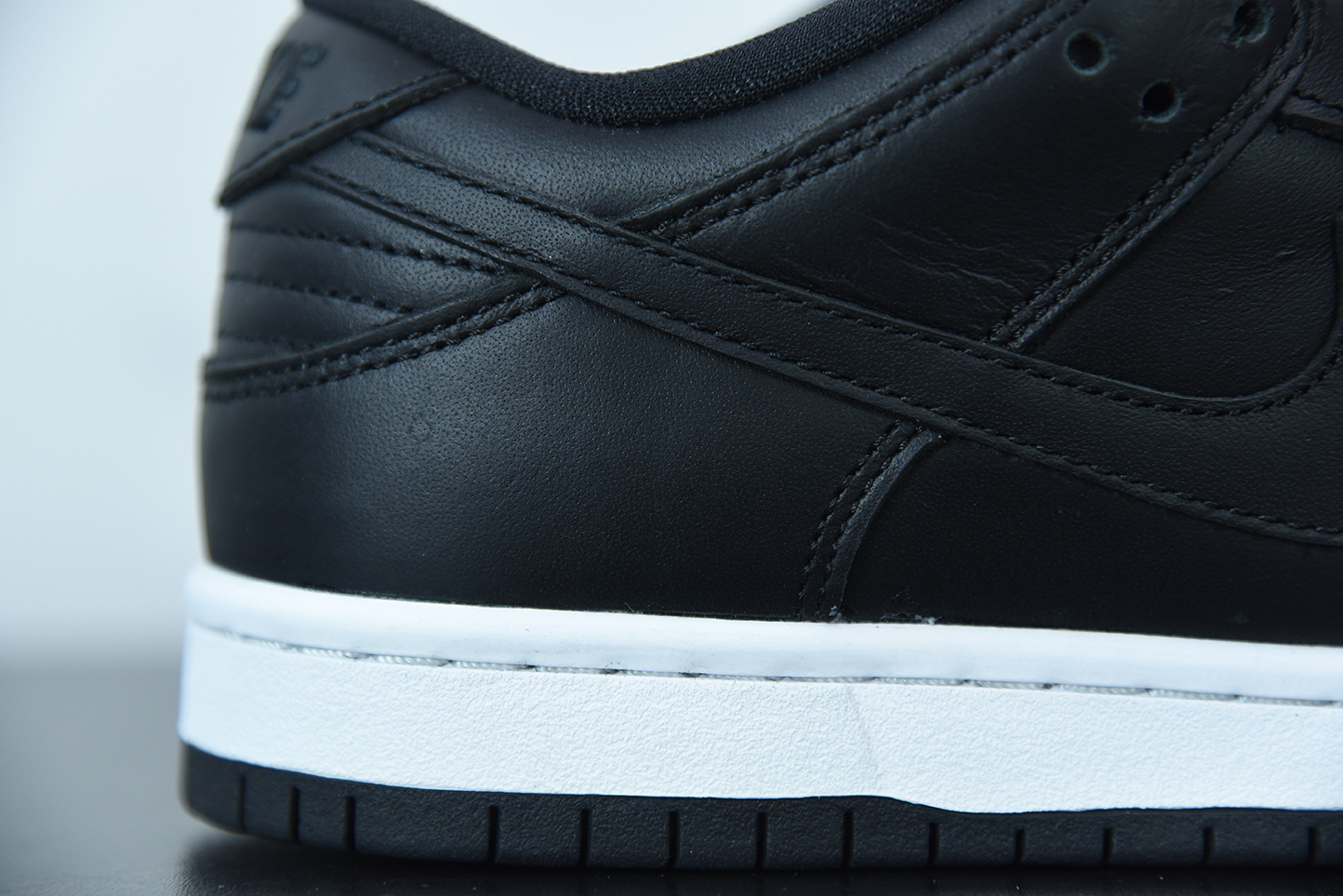 Nike SB Dunk Low Black White Running Shoes CV1727-001