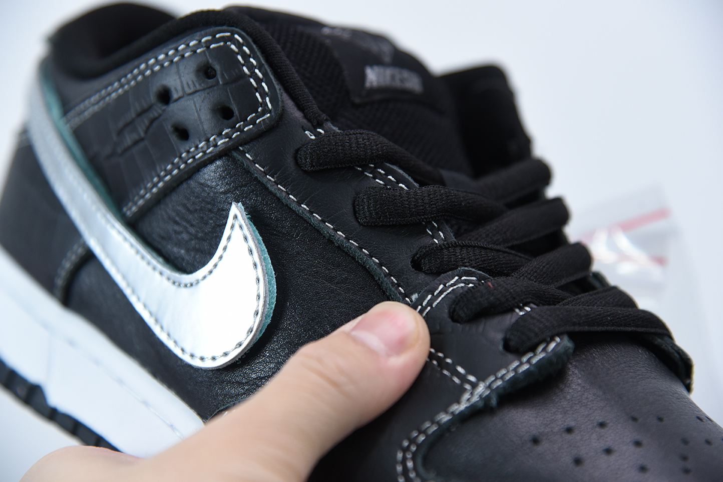 Nike SB Dunk Low Diamond Supply Co Black Diamond BV1310-001