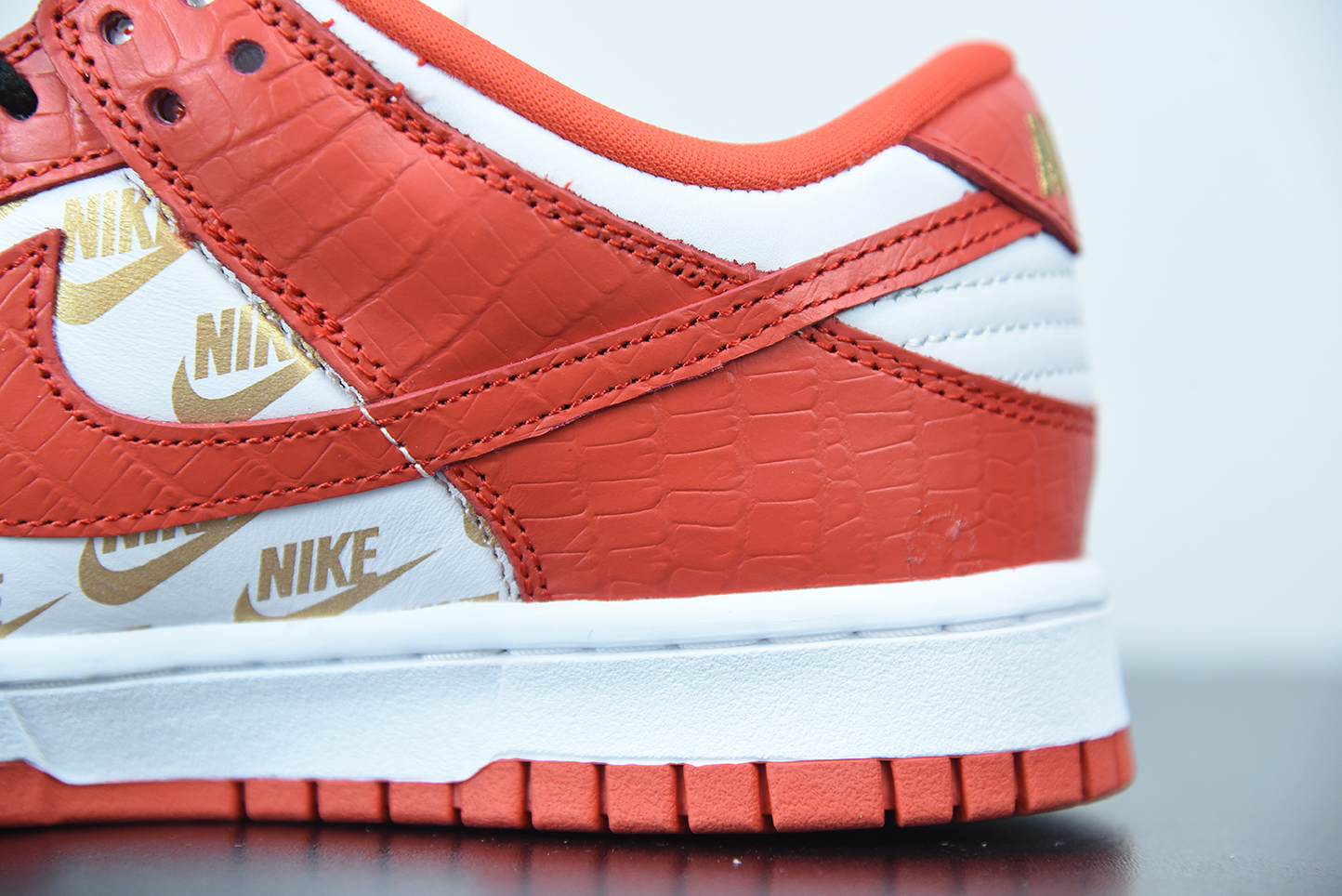 Supreme x Nike SB Dunk Low White Black Orange DH3228-161