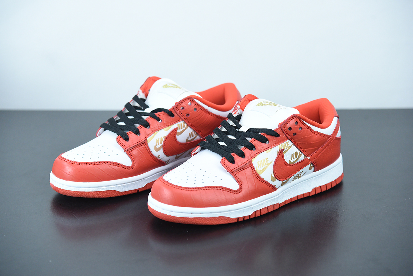Supreme x Nike SB Dunk Low White Black Orange DH3228-161