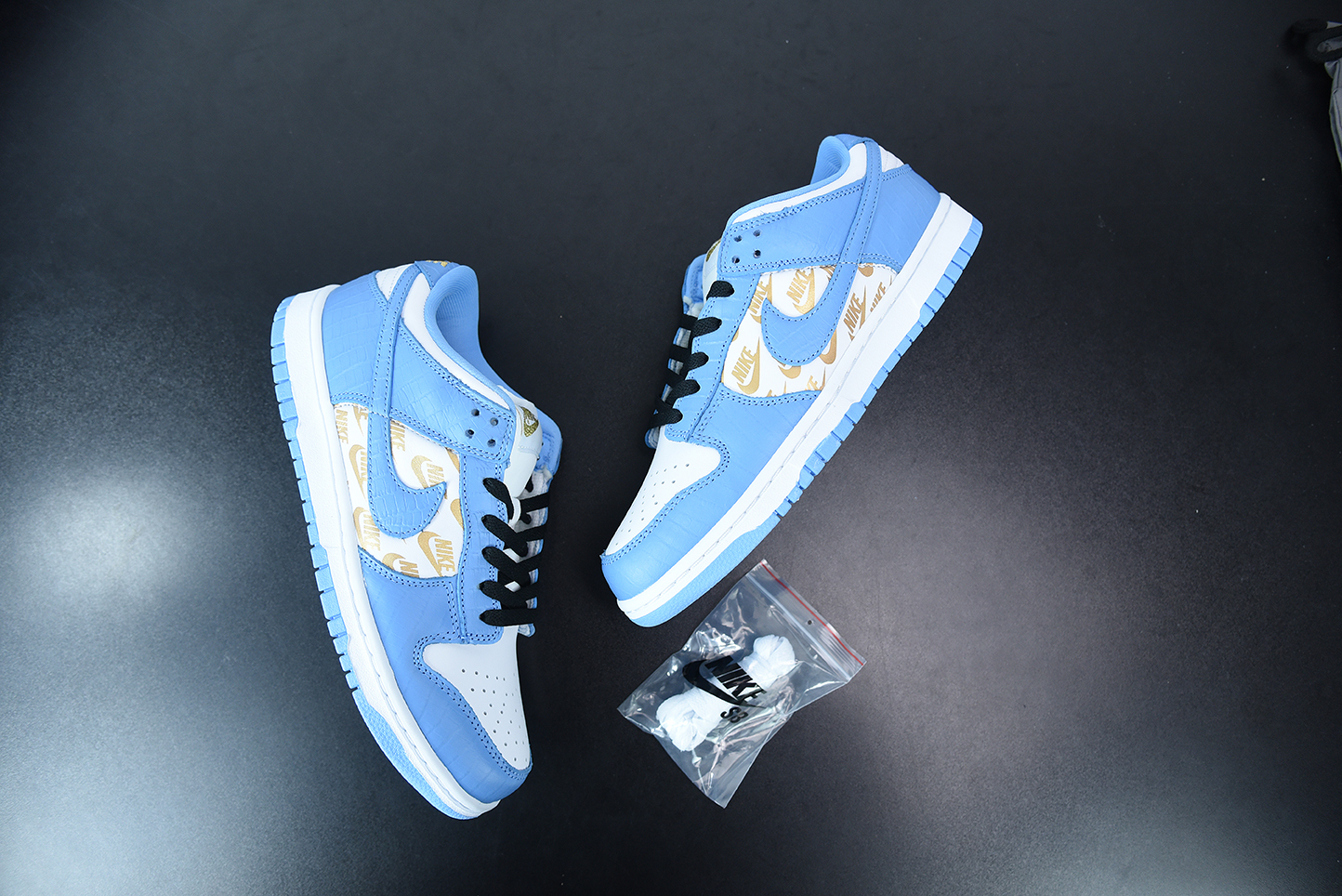 Supreme x Nike SB Dunk Low Stars Royal Blue White Black DH3228-141