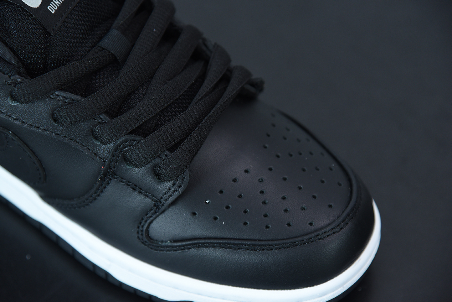 Nike SB Dunk Low Black White Running Shoes CV1727-001