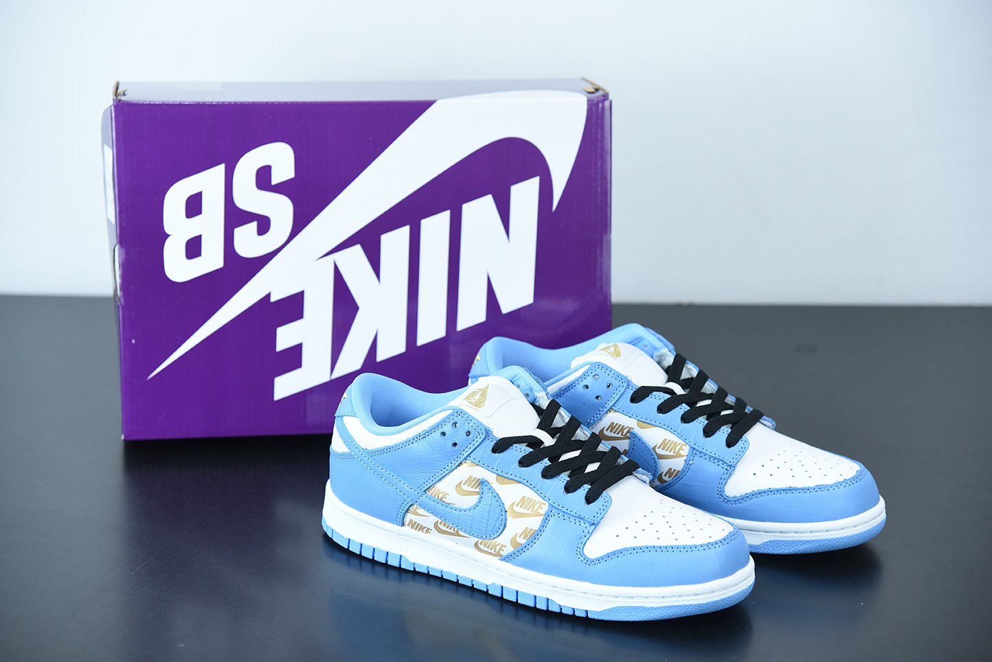 Supreme x Nike SB Dunk Low Stars Royal Blue White Black DH3228-141