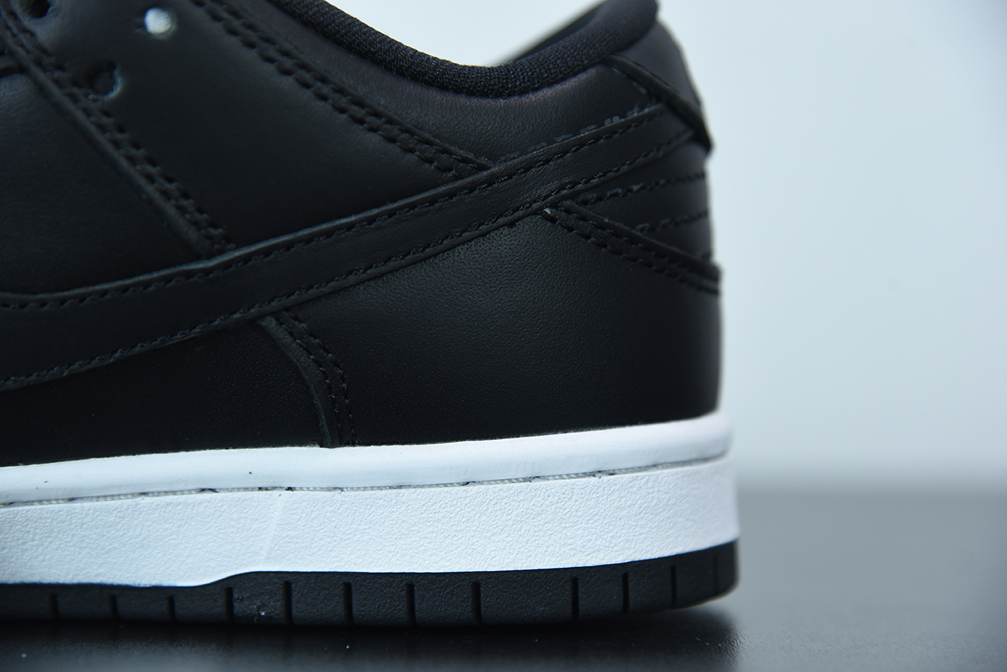 Nike SB Dunk Low Black White Running Shoes CV1727-001