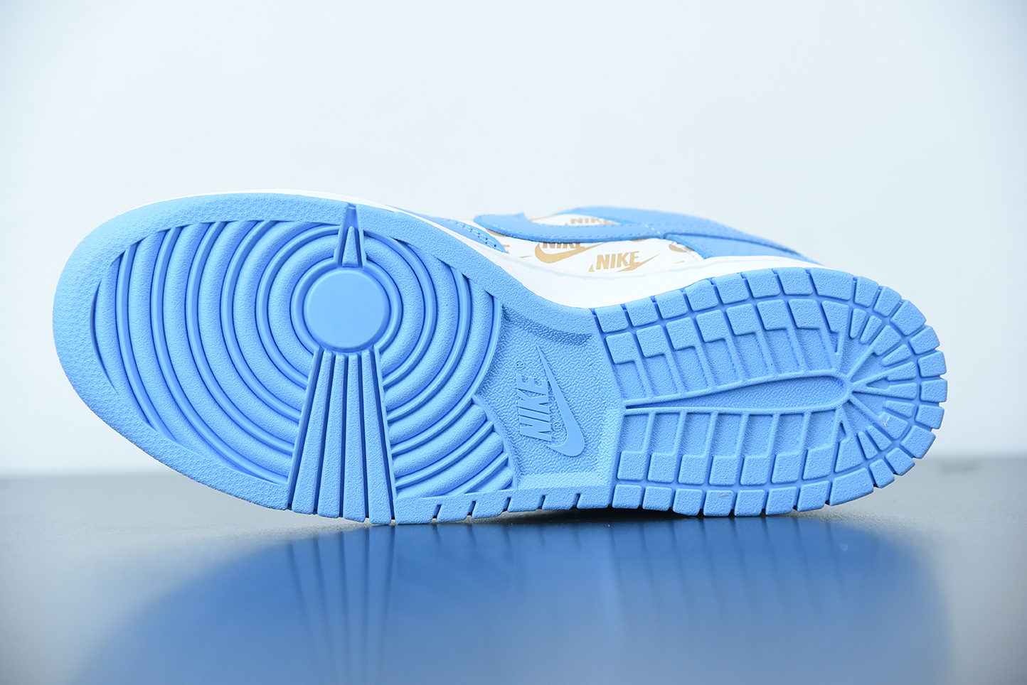 Supreme x Nike SB Dunk Low Stars Royal Blue White Black DH3228-141