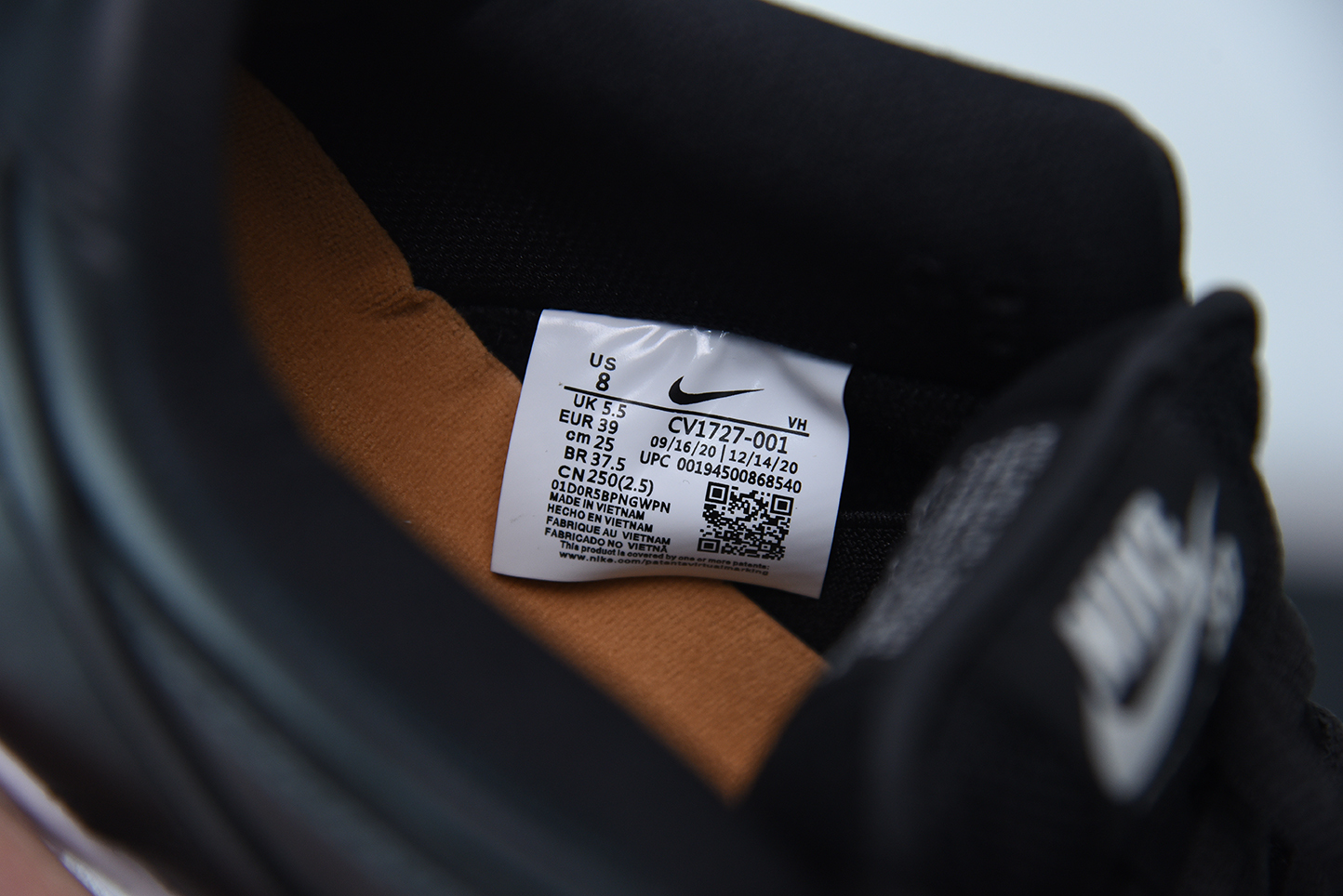 Nike SB Dunk Low Black White Running Shoes CV1727-001
