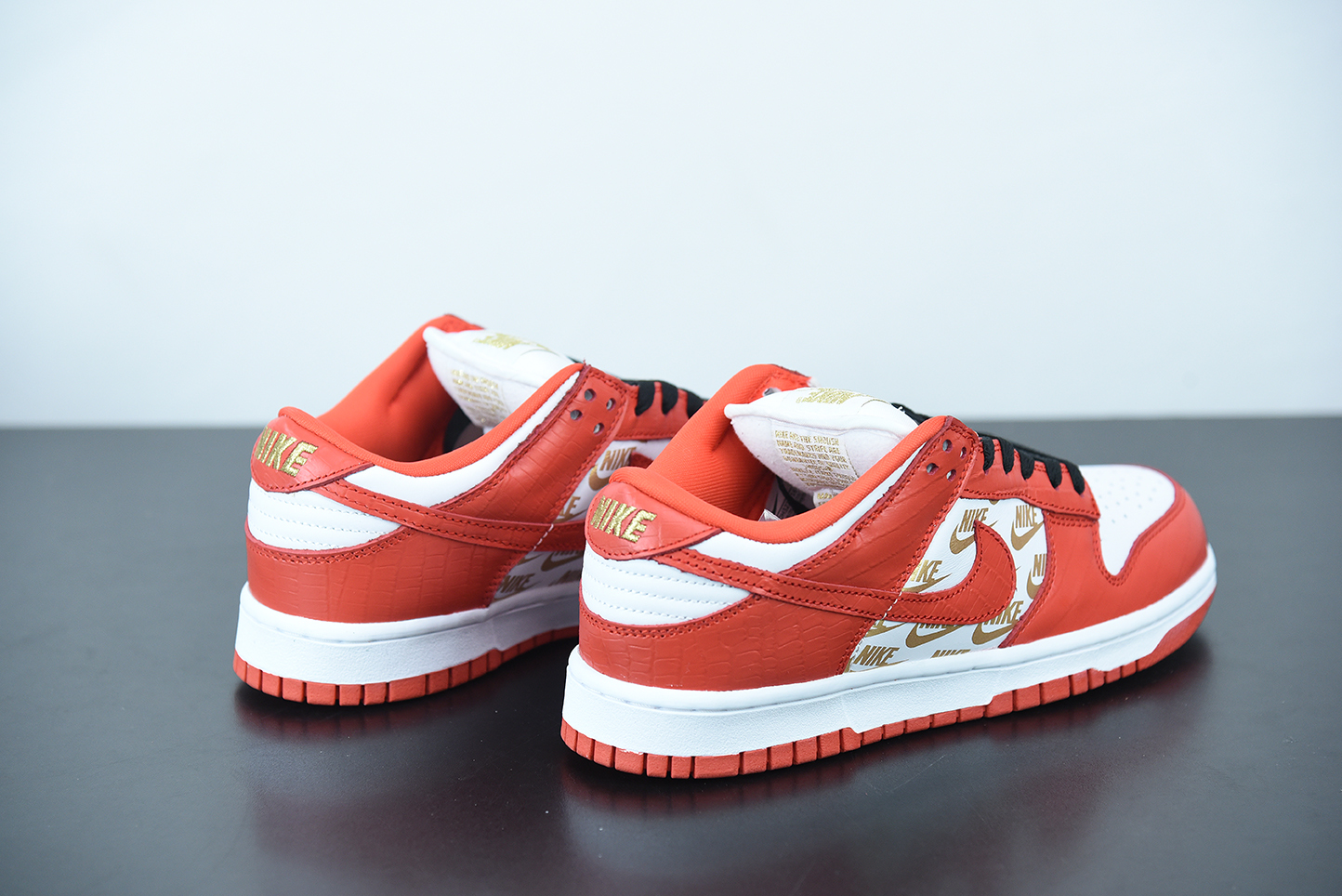 Supreme x Nike SB Dunk Low White Black Orange DH3228-161