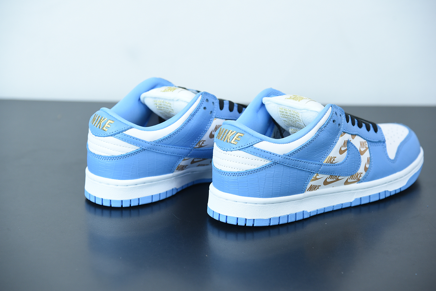 Supreme x Nike SB Dunk Low Stars Royal Blue White Black DH3228-141