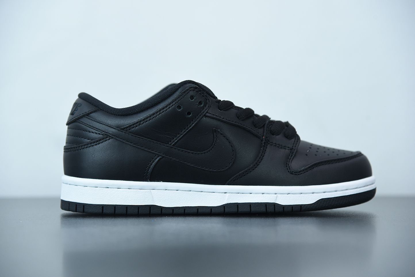 Nike SB Dunk Low Black White Running Shoes CV1727-001