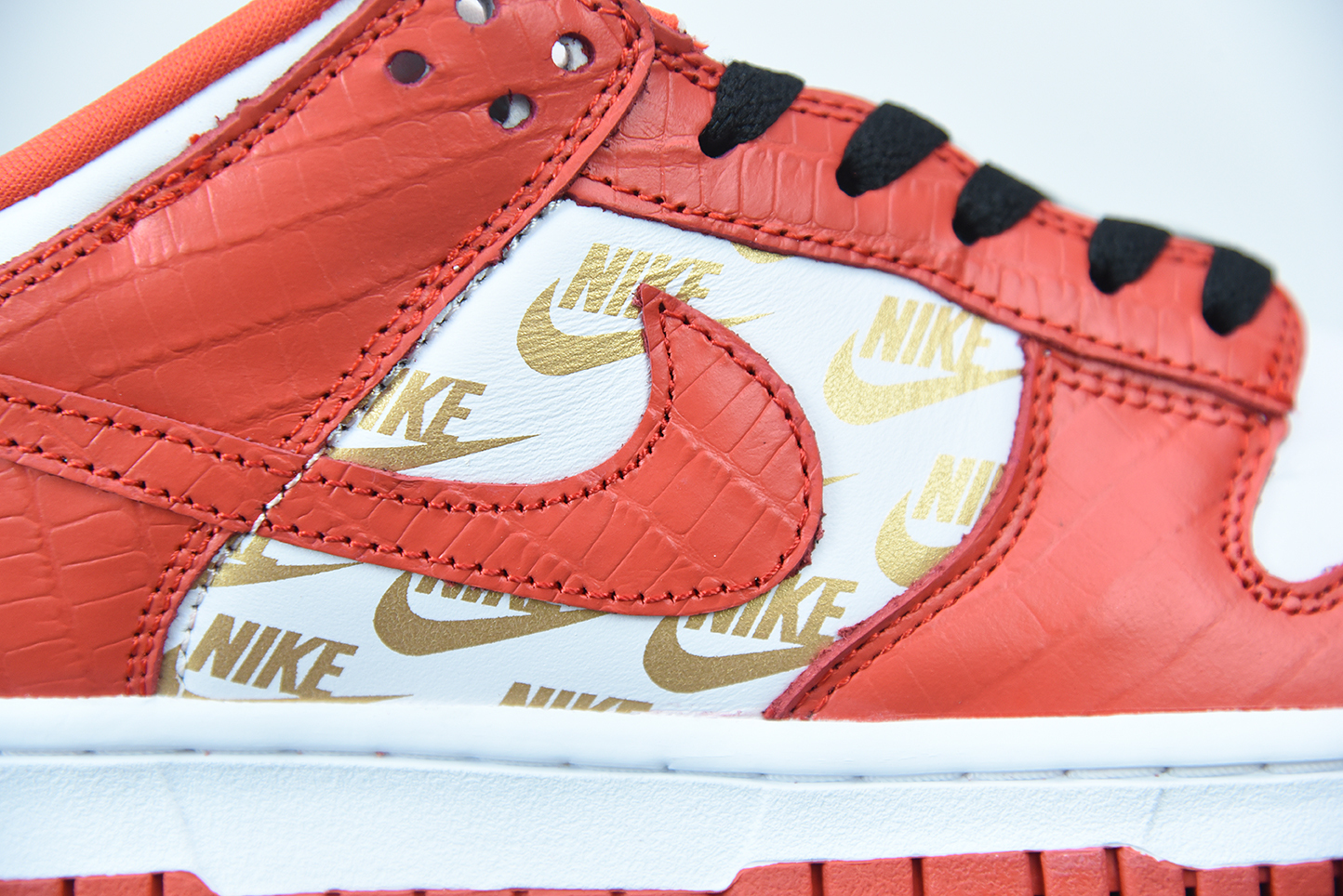 Supreme x Nike SB Dunk Low White Black Orange DH3228-161