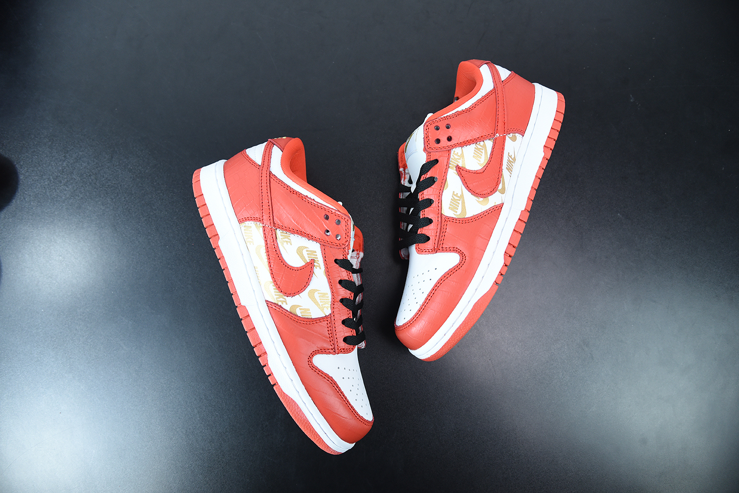 Supreme x Nike SB Dunk Low White Black Orange DH3228-161