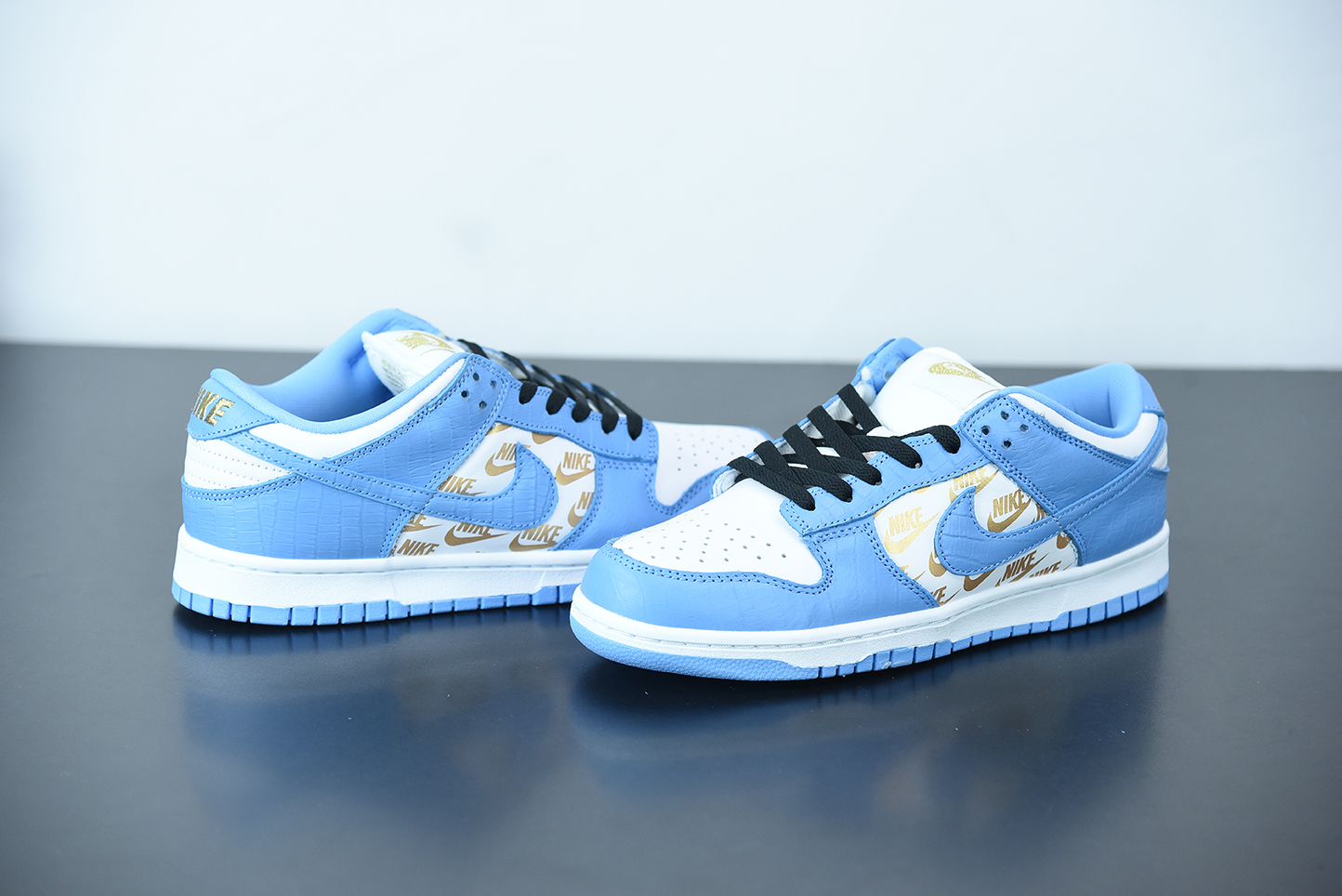 Supreme x Nike SB Dunk Low Stars Royal Blue White Black DH3228-141