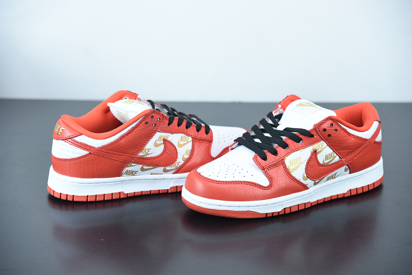 Supreme x Nike SB Dunk Low White Black Orange DH3228-161