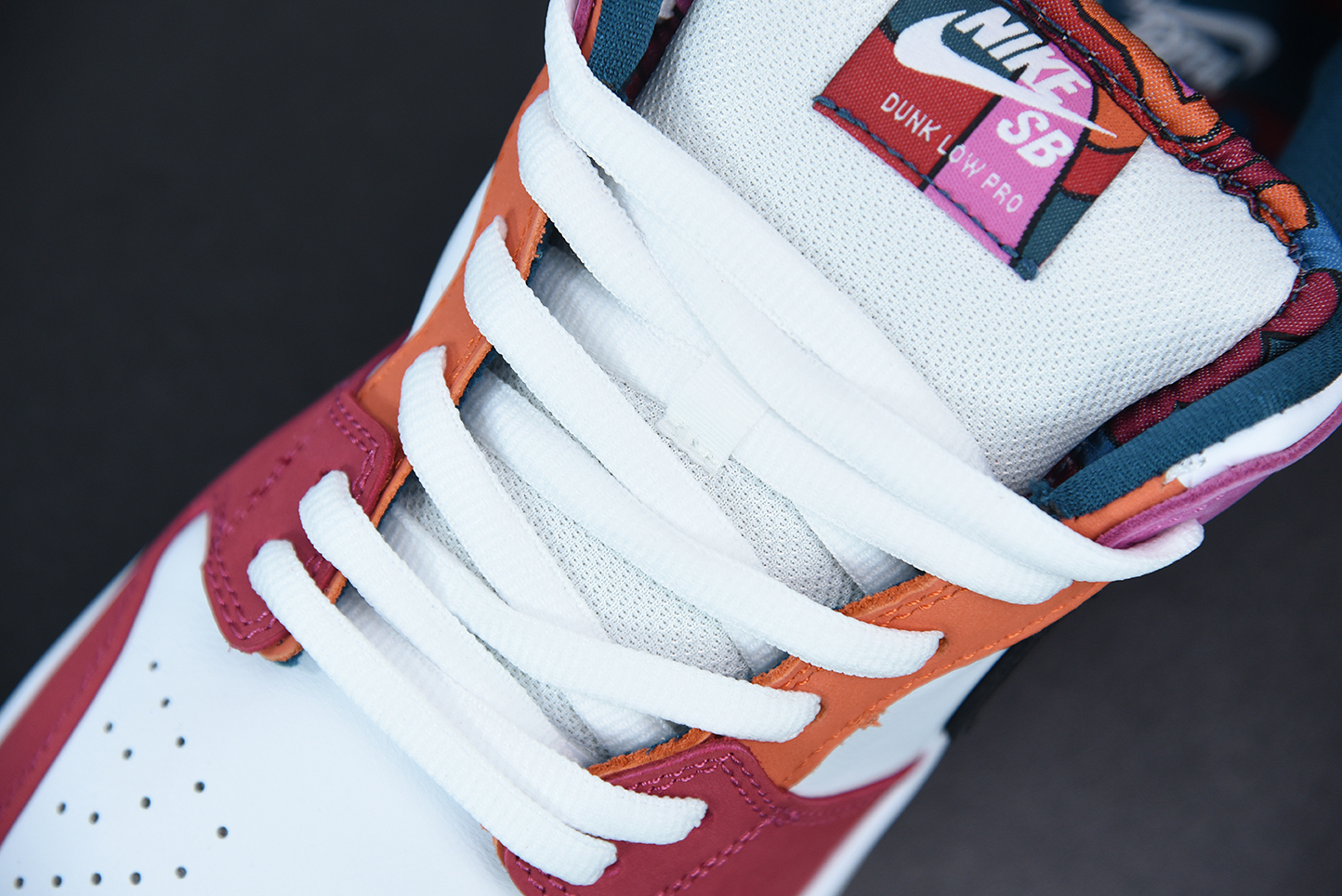 Nike Dunk SB Low Pro QS Parra (Friends & Family) (2021)  DH7695-100