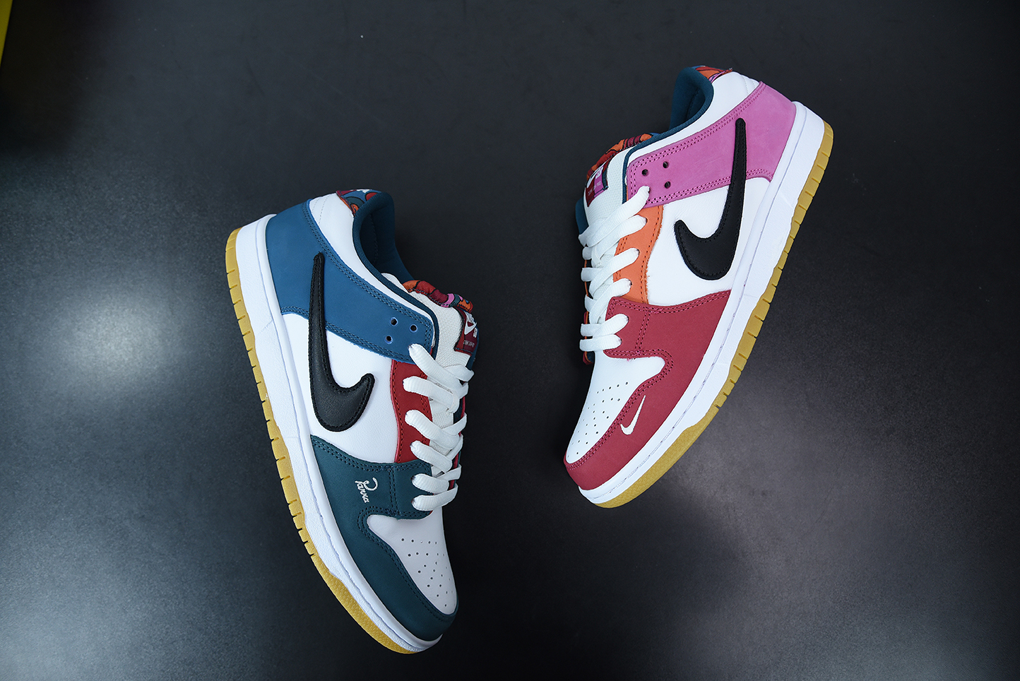 Nike Dunk SB Low Pro QS Parra (Friends & Family) (2021)  DH7695-100