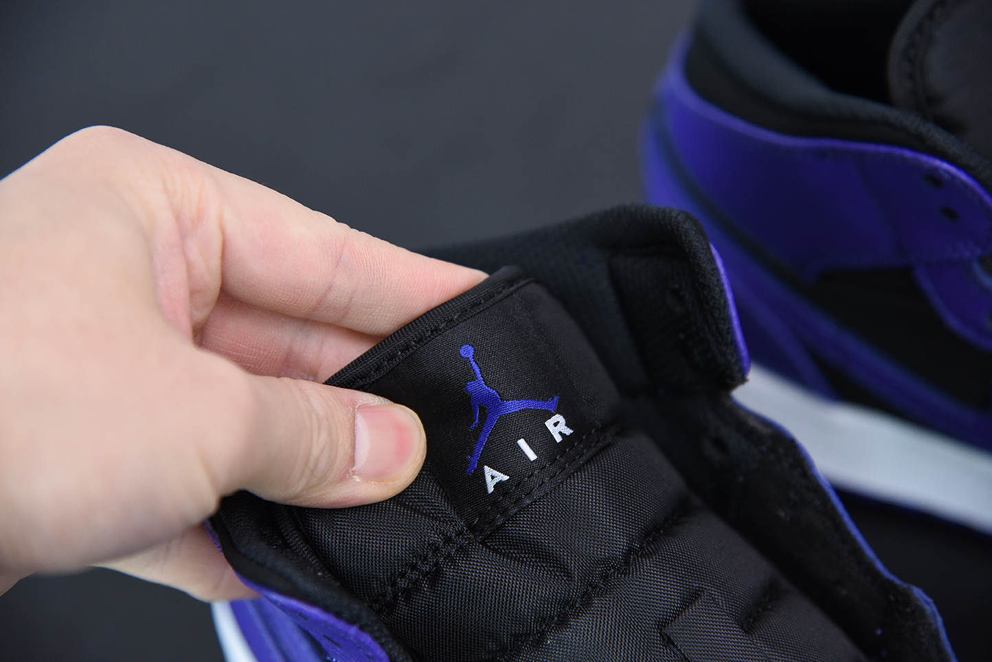 Jordan 1 Mid Black Dark Concord (GS) 554725-051