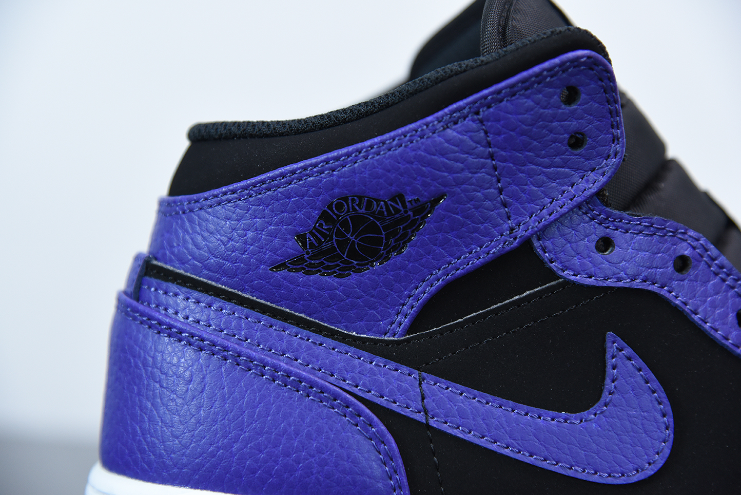 Jordan 1 Mid Black Dark Concord (GS) 554725-051