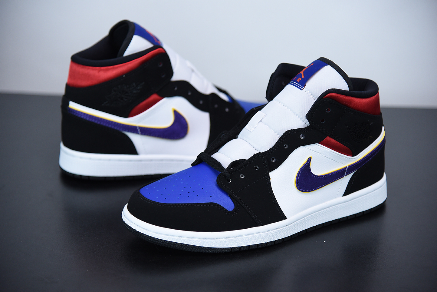 Jordan 1 Mid Lakers Top 3 852542-005