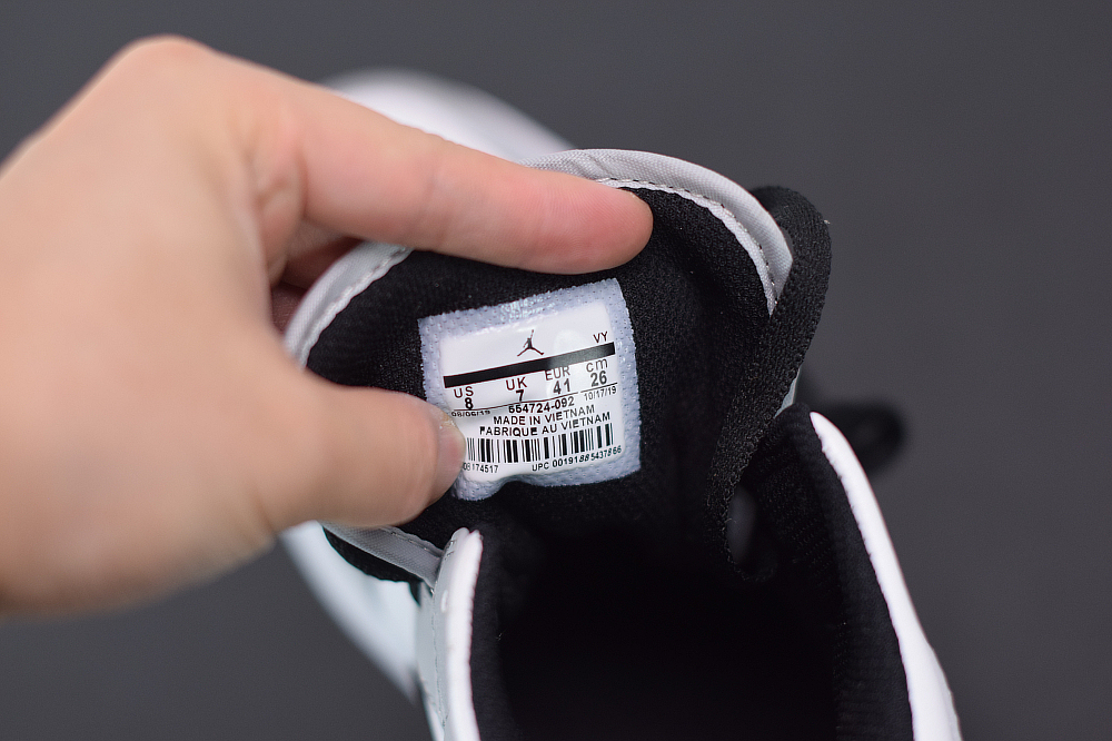 Jordan 1 Mid Light Smoke Grey  554724-092