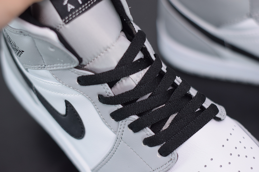 Jordan 1 Mid Light Smoke Grey  554724-092